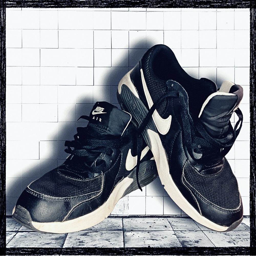 Nike Air Max Classic Black & White Sneakers Running Shoes Size 6 Youth 7.5 Women